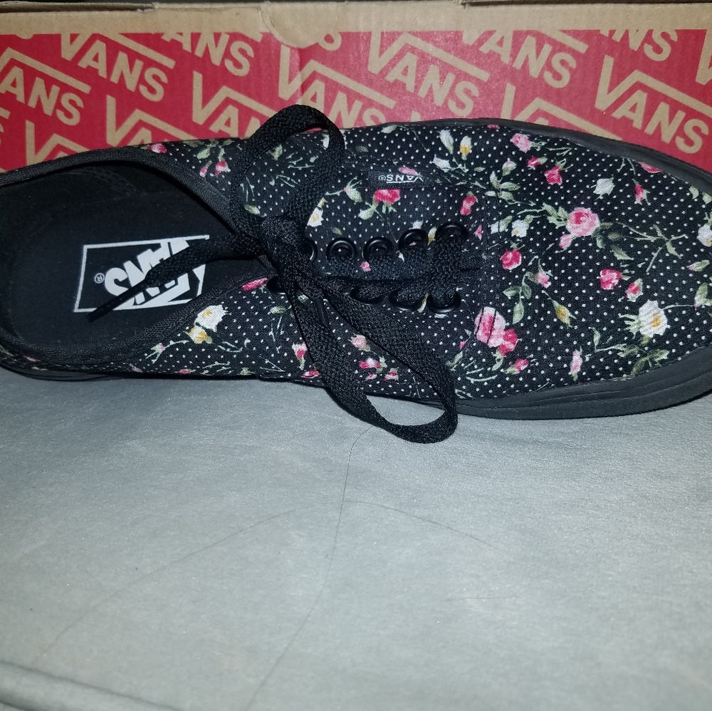 Floral Van's